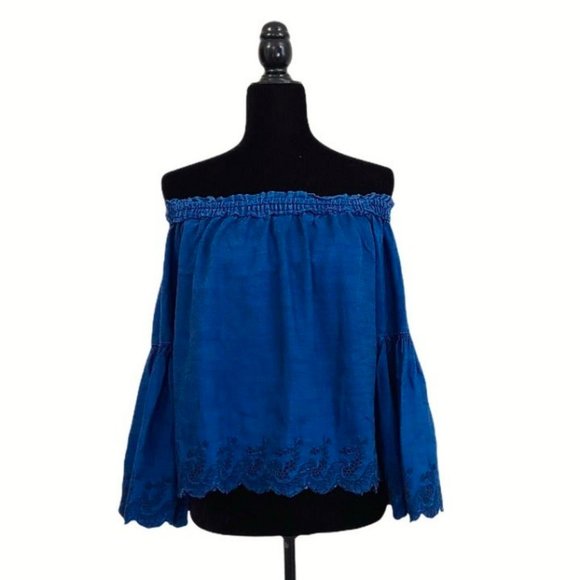 SOLD American Eagle Off Shoulder Blue Chambray Floral Eyelet Bell Sleeve Top S - Picture 3 of 11